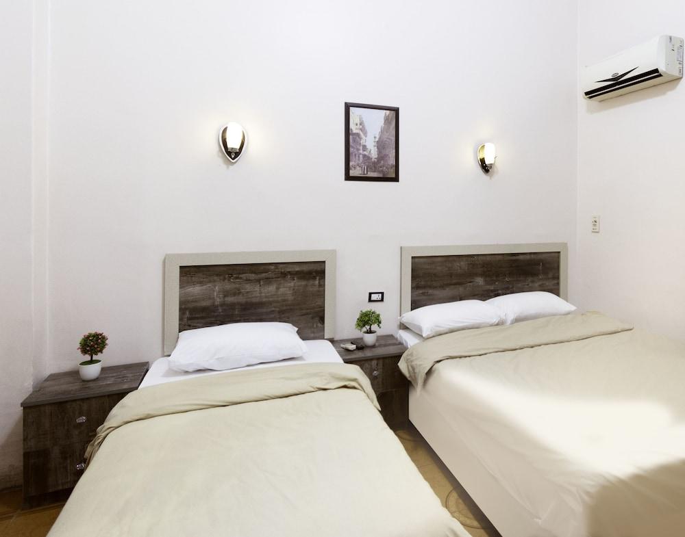 The Australian Hostel Kairo Bagian luar foto