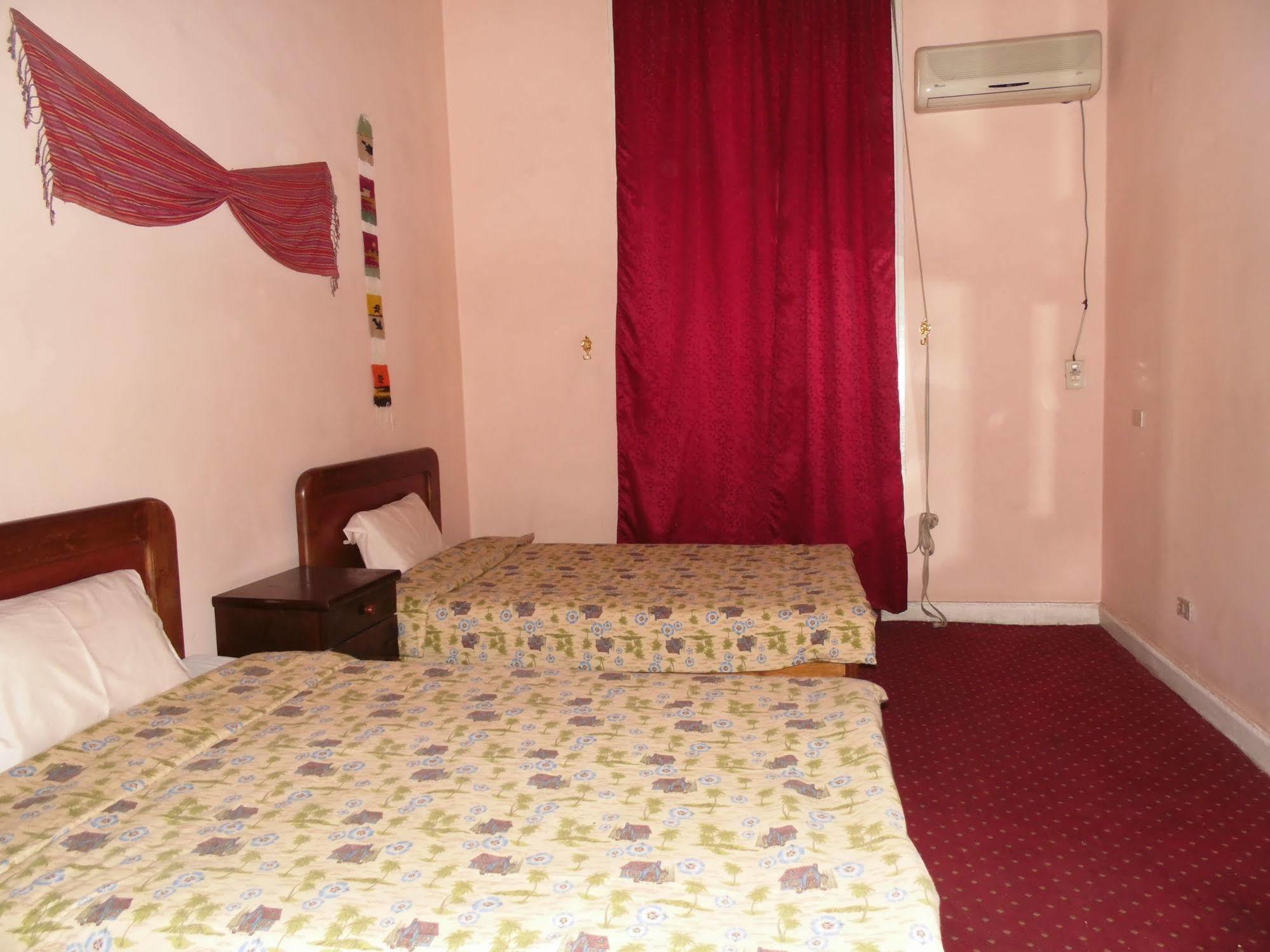 The Australian Hostel Kairo Bagian luar foto