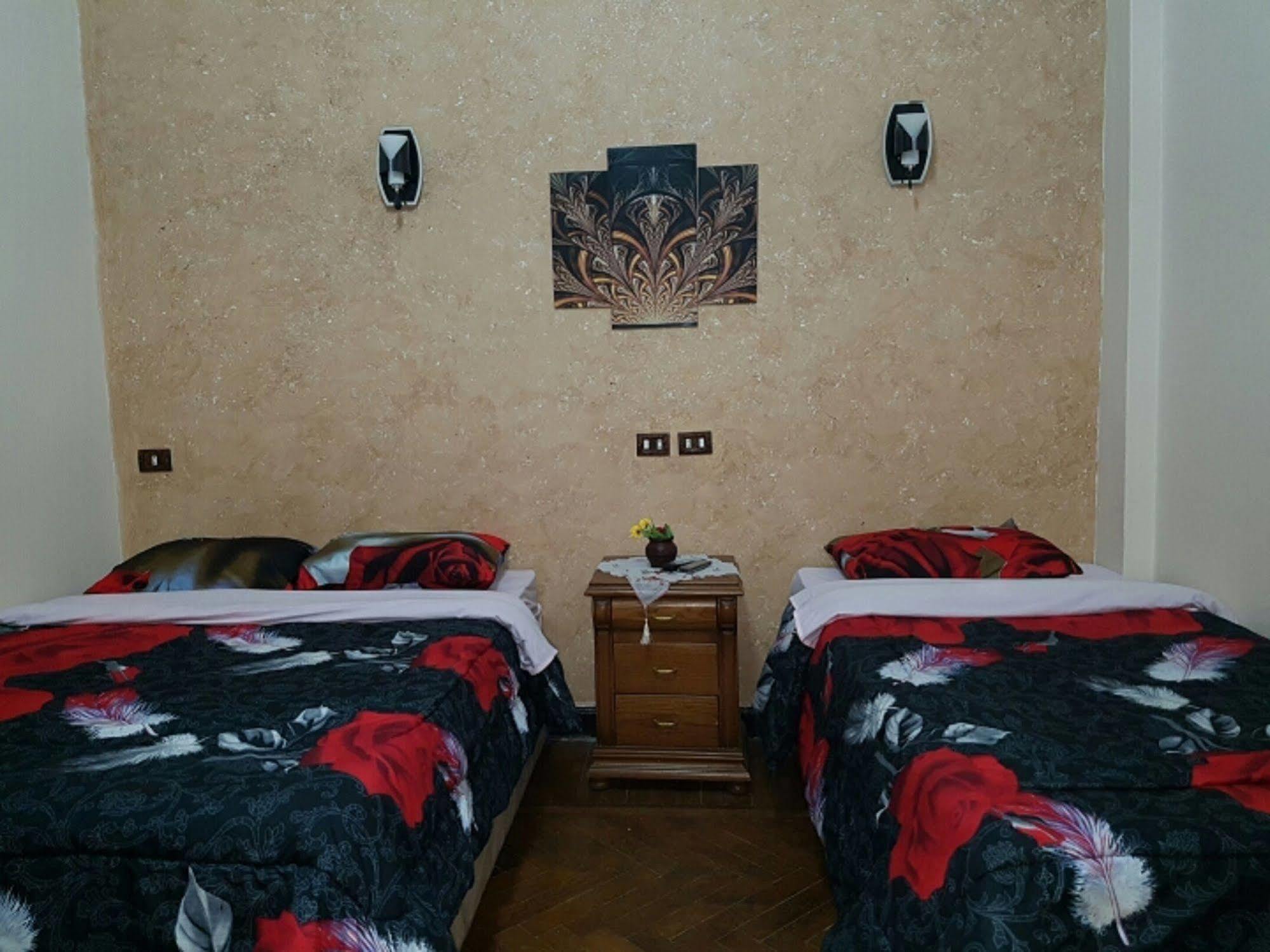The Australian Hostel Kairo Bagian luar foto