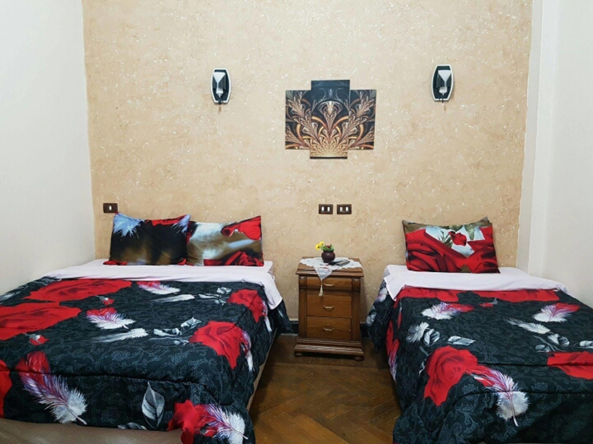 The Australian Hostel Kairo Bagian luar foto
